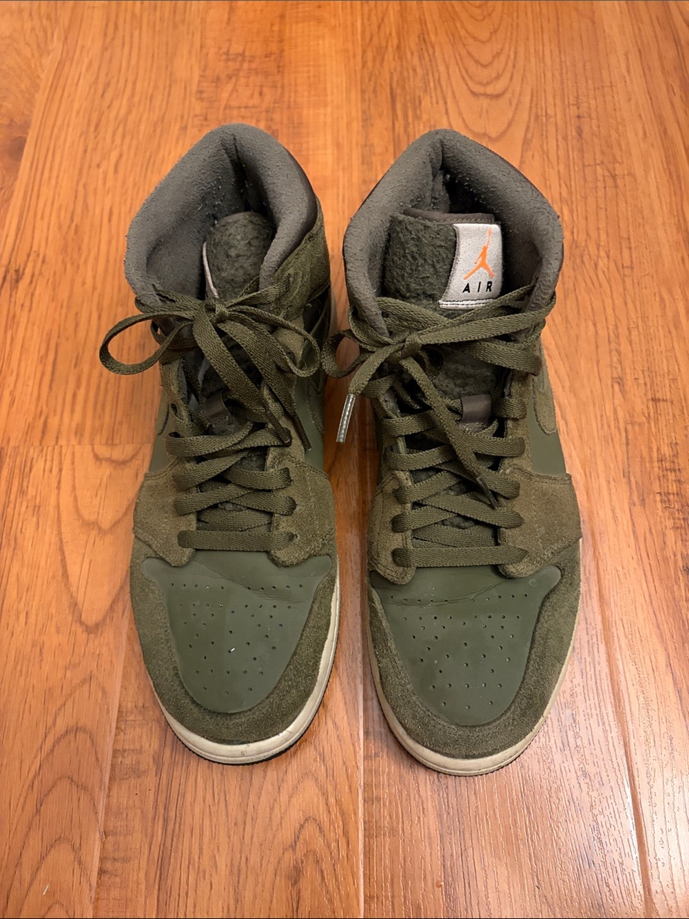 Air Jordan 1 Retro Mid 'Olive Canvas', size 10, with flaws